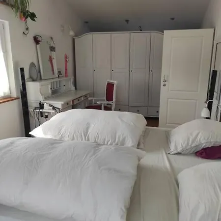 Kinderparadies Mit Naturpool Und Bauernhofflair * Wannweil