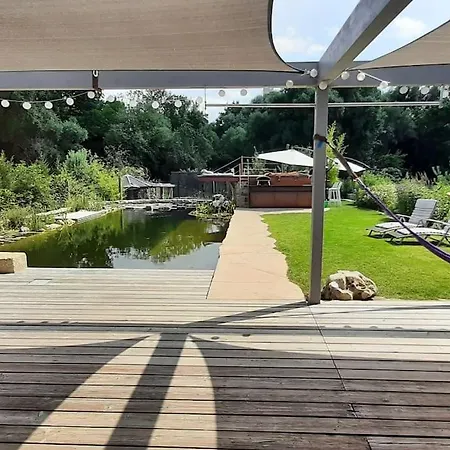 Kinderparadies Mit Naturpool Und Bauernhofflair Wannweil